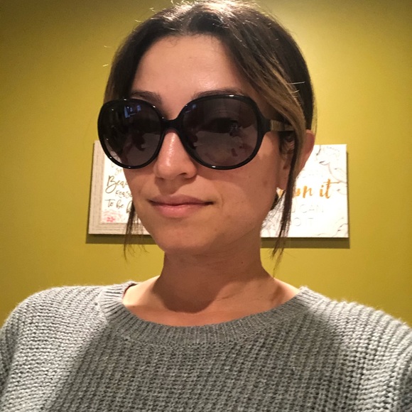 Authentic Fendi Sunglasses - Picture 5 of 7